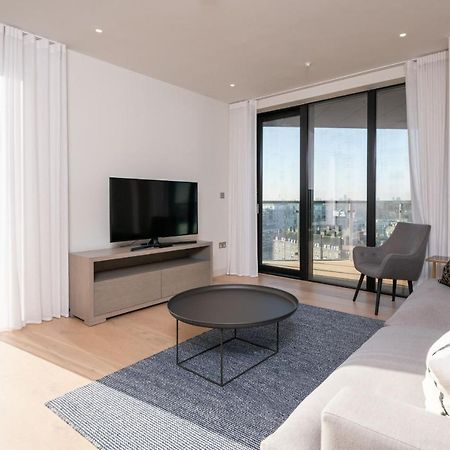 Modern Family Home Close To Victoria Station By Underthedoormat Londra Exterior foto