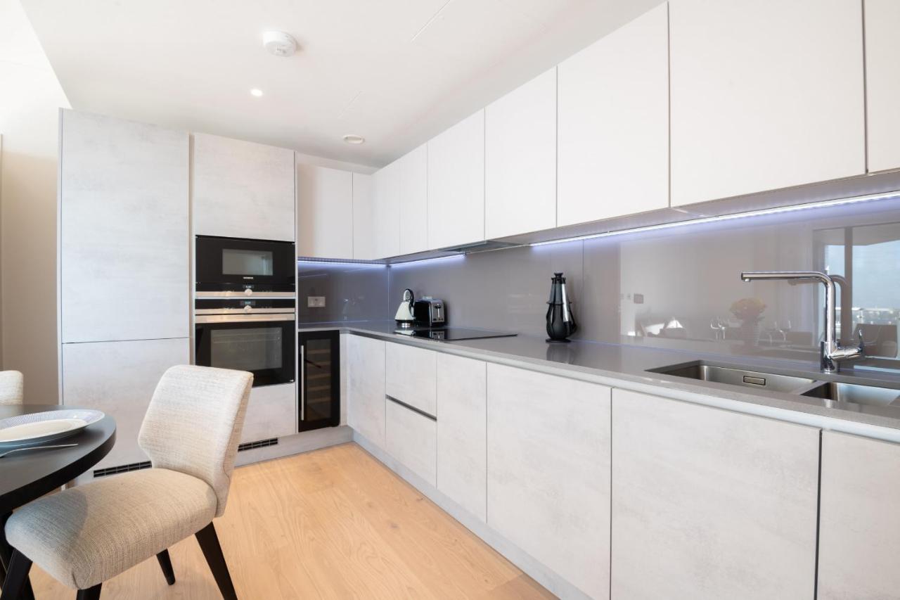 Modern Family Home Close To Victoria Station By Underthedoormat Londra Exterior foto