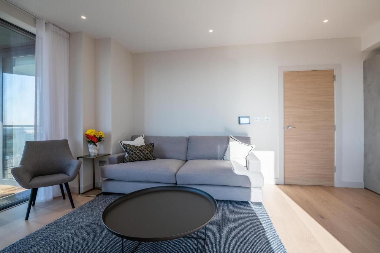 Modern Family Home Close To Victoria Station By Underthedoormat Londra Exterior foto
